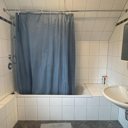Cozy Rooms Wesseling Проживание в семье *