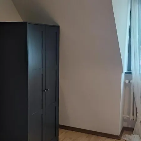 Проживание в семье Cozy Rooms Wesseling Весселинг