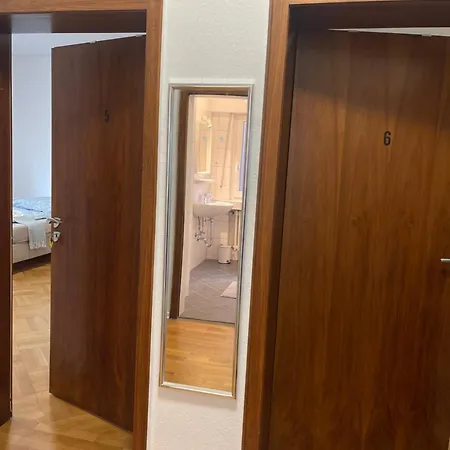 Cozy Rooms Wesseling Проживание в семье