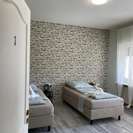 Cozy Rooms Wesseling Проживание в семье *